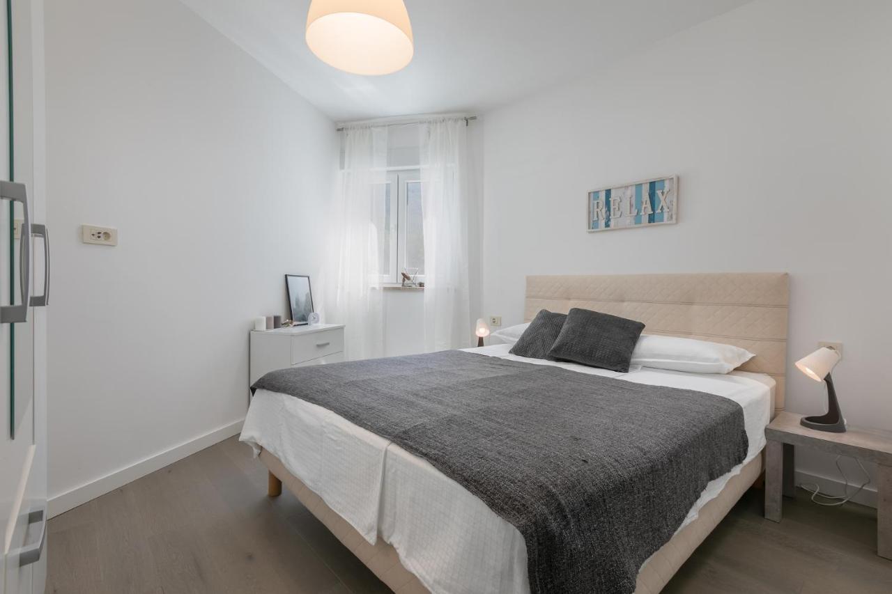 Silver Sea Apartment Makarska Bagian luar foto